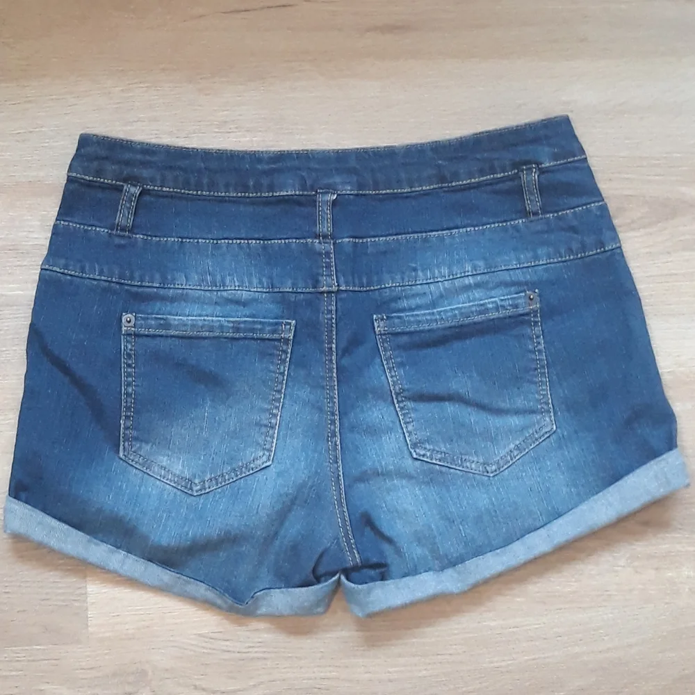 Mossimo High Waist Rolled Cuff Jean Shorts - Junior's 13 Waist 32" Denim Shorts - Picture 4 of 9